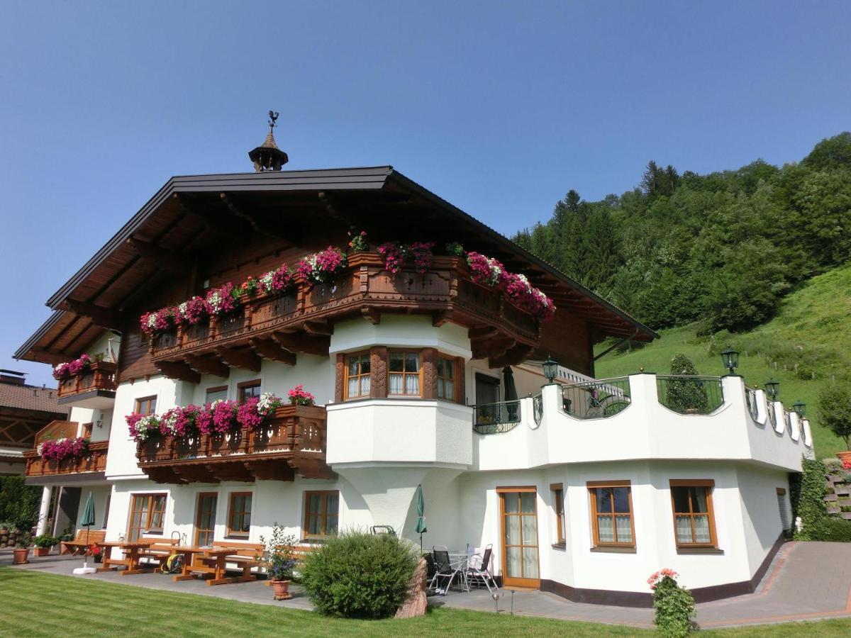 Landhaus Gruber Winter Alpendorf  Bagian luar foto