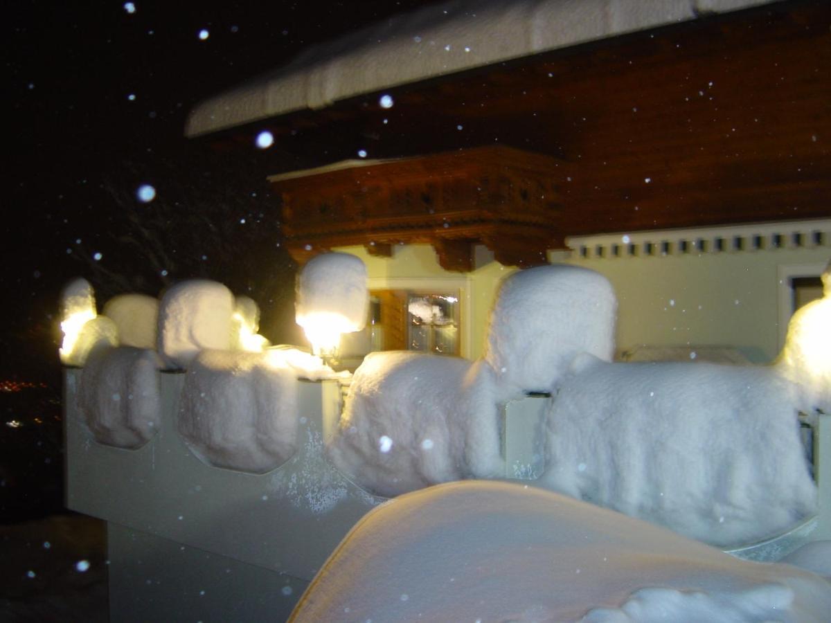 Landhaus Gruber Winter Alpendorf  Bagian luar foto
